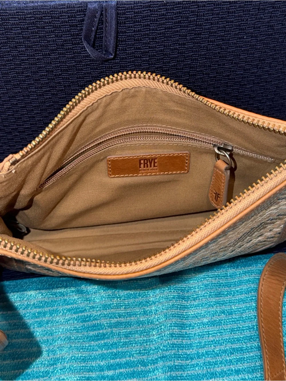 Brand New with Tags (NWT) Frye Melissa Straw Zip Crossbody – Beige